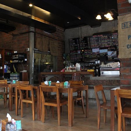 Coffee Mania House Hotel Phuket ภายนอก รูปภาพ